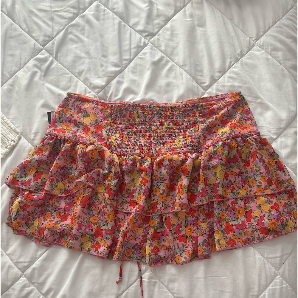 Floral mini flowy skirt